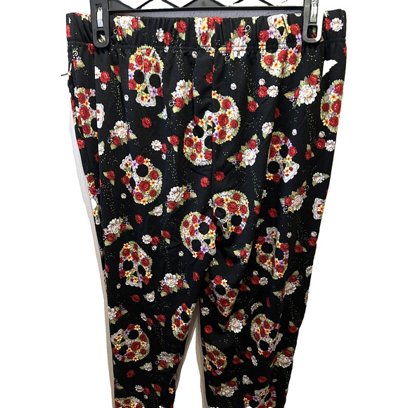 NWT Women's Shosho Black And White Skull Fleece Jogger Lounge Pants in 2X 22 24 - Picture 6 of 9